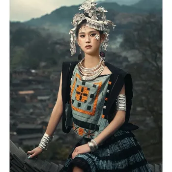 Yeni Tasarım Miao Jiang Etnik Moda Seyahat Fotoğraf Kostüm Hanfu Kadın Prenses Sahne Performansı Dans Kıyafetleri Elbise